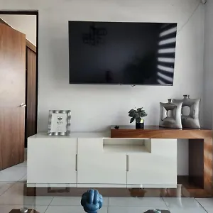 Apartment Departamento Nuevo Y Centrico Con Ambiente Familiar En, Guadalajara